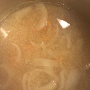 人参・玉ねぎ・白ネギの味噌汁